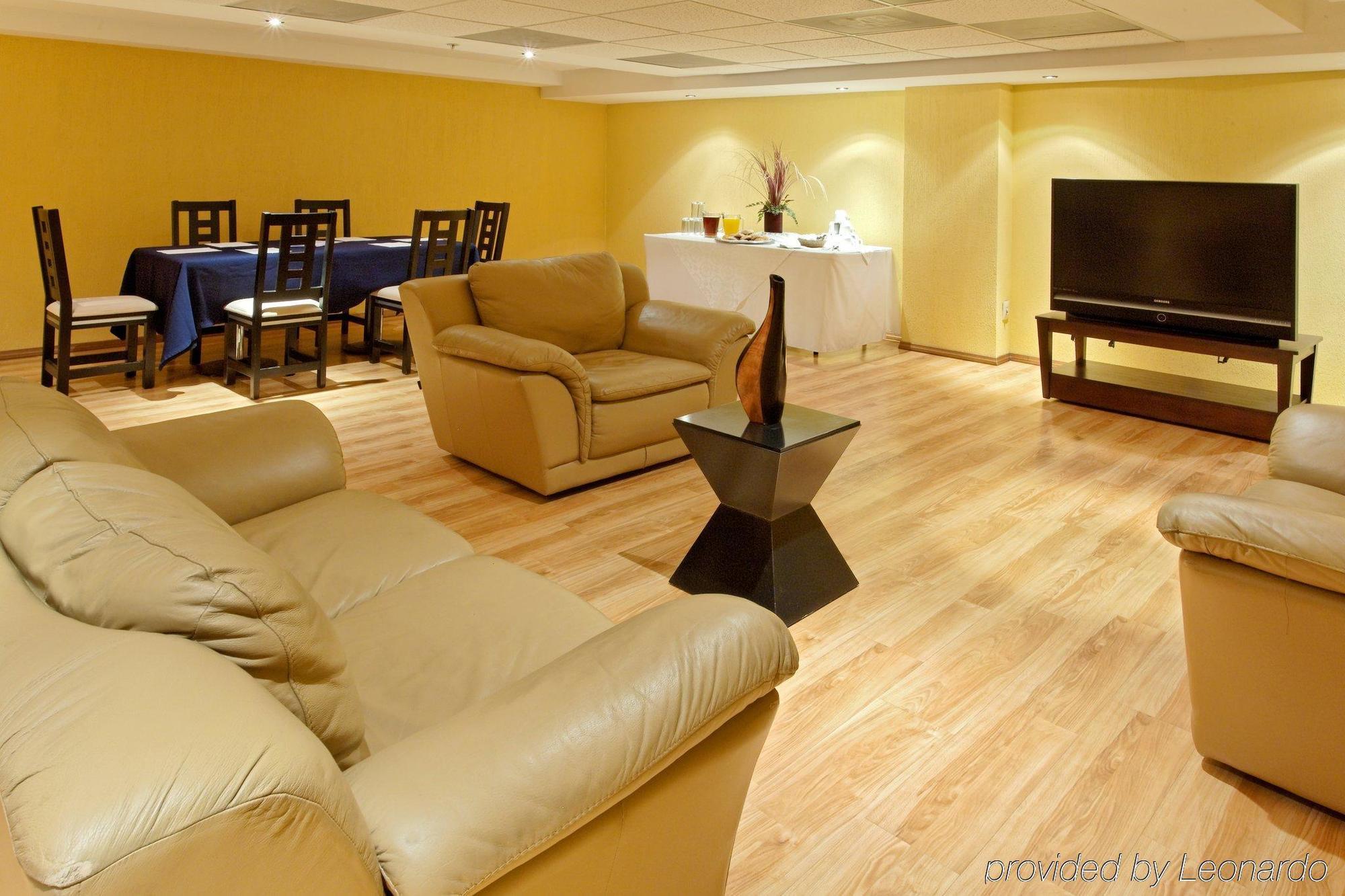 Holiday Inn Express Nuevo Laredo By Ihg Nội địa bức ảnh